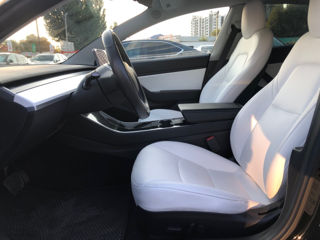 Tesla Model 3 foto 9