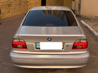 BMW 5 Series foto 3