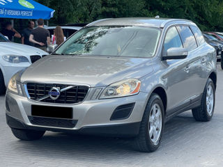 Volvo XC60 фото 1