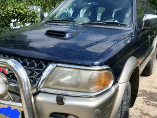 Mitsubishi Pajero Sport foto 1