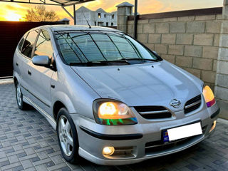 Nissan Almera Tino foto 1