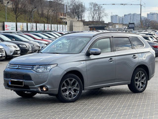 Mitsubishi Outlander foto 2