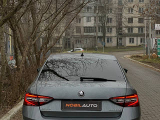 Skoda Superb foto 4