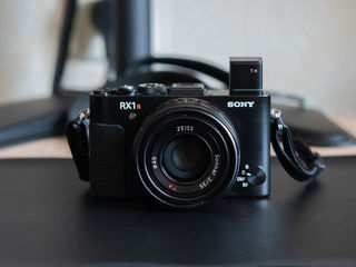 Срочно! Скидка! Профессиональный Фотоаппарат Sony RX1RM2 foto 2