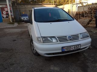 Volkswagen Sharan foto 2