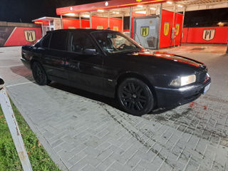 BMW 7 Series foto 2