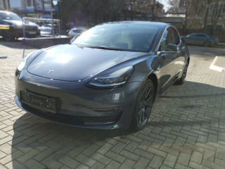 Tesla Model 3 foto 2