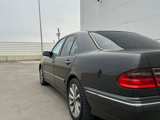 Mercedes E-Class foto 8