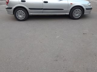 Nissan Almera foto 2