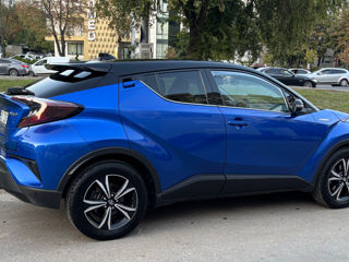 Toyota C-HR foto 1