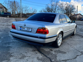 BMW 7 Series foto 3