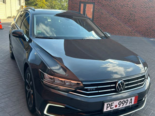 Volkswagen Passat foto 2