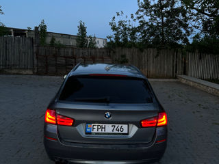 BMW 5 Series Touring foto 3