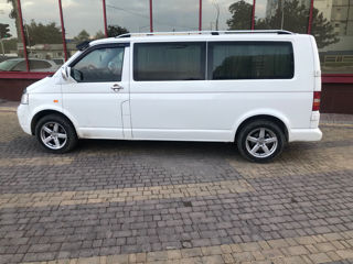 Volkswagen Caravelle foto 7