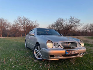 Mercedes E-Class foto 4