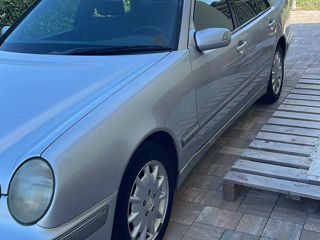 Mercedes E-Class foto 3