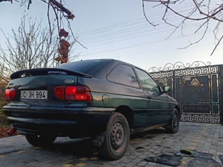 Ford Escort foto 2