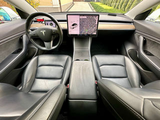 Tesla Model 3 foto 6