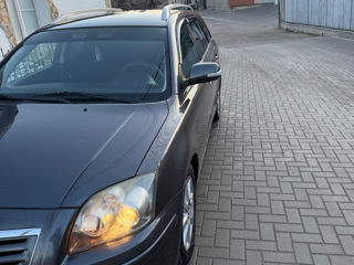 Toyota Avensis foto 3