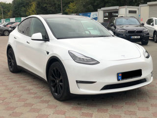 Tesla Model Y foto 5