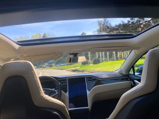 Tesla Model S foto 9