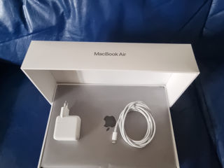 Macbook Air M1, 8gb RAM, ssd 256gb, model 2020