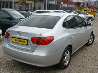 Hyundai Elantra foto 6