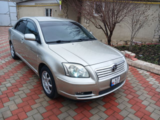 Toyota Avensis foto 2