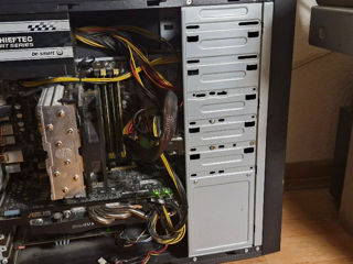 E3-1246 v3 , 32gb ram , R9 270x , ssd 256 , hdd 1tb