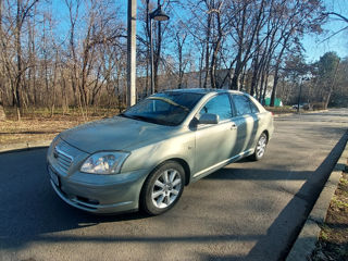 Toyota Avensis foto 2