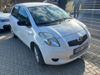 Toyota Yaris foto 2