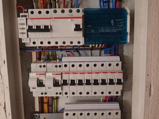 Servicii electrice-suna din timp si fati o programare —1 foto 14