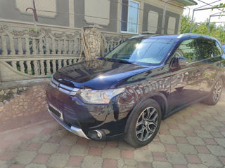 Mitsubishi Outlander foto 3