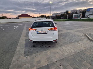 Toyota Auris foto 2