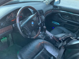 BMW 5 Series foto 6