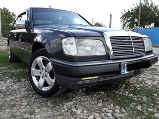 Mercedes Series (W124) foto 1