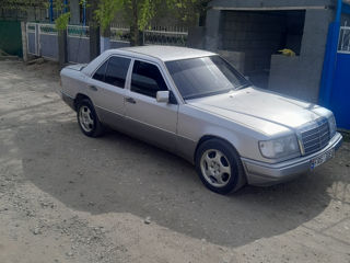 Mercedes Series (W124) foto 5