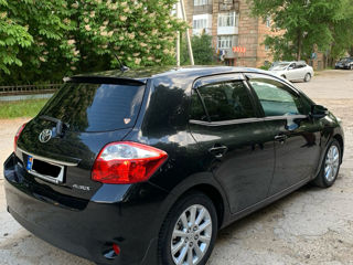 Toyota Auris фото 3