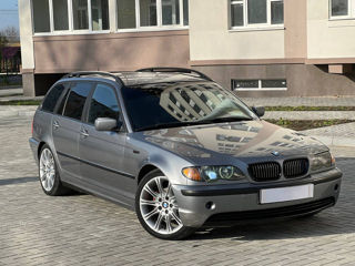 BMW 3 Series Touring foto 3