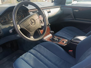 Mercedes E-Class фото 7