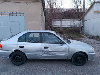 Hyundai Accent foto 3