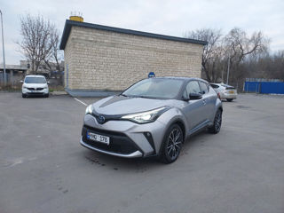 Toyota C-HR foto 2