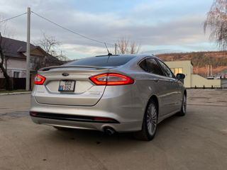 Ford Fusion foto 4