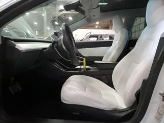 Tesla Model 3 foto 7