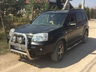 Nissan X-Trail foto 1