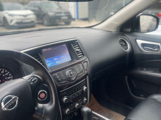 Nissan Pathfinder foto 2