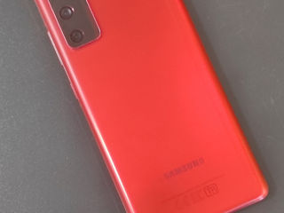 Телефон Samsung S20 FE foto 2