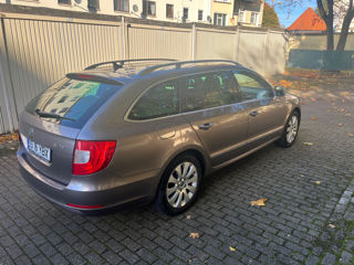 Skoda Superb foto 2