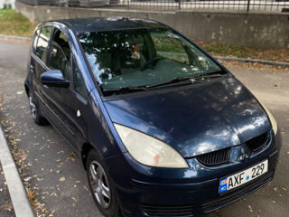 Mitsubishi Colt foto 1