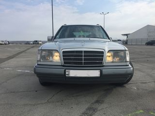 Mercedes Series (W124) foto 1